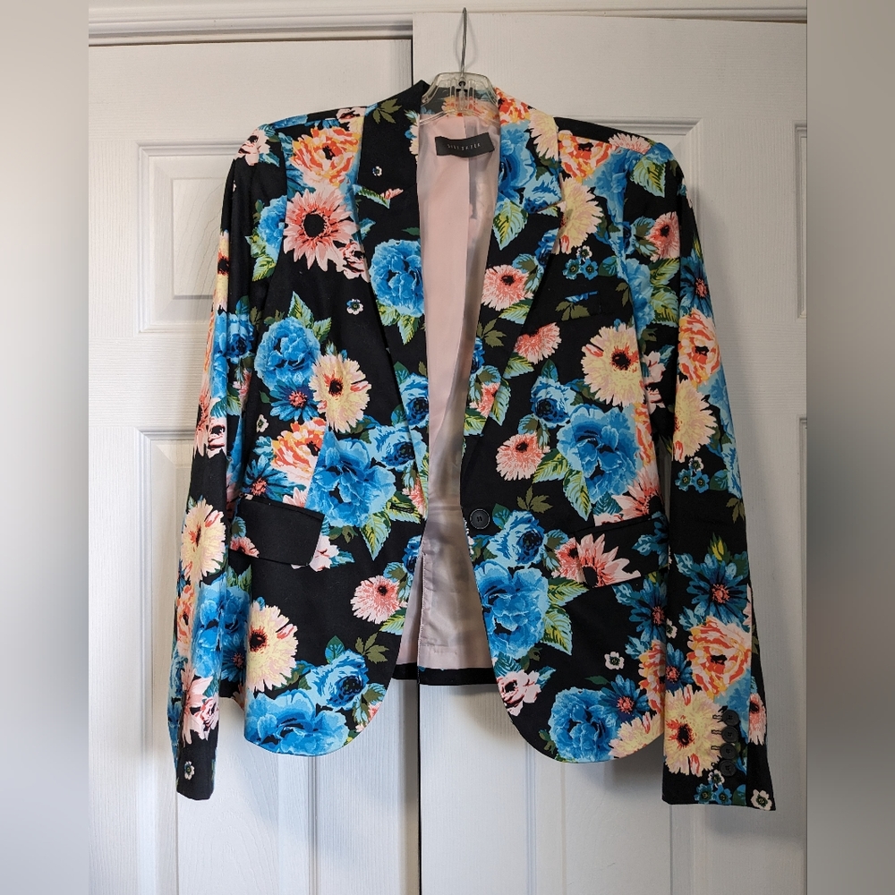 Suzy Shier Medium women's suit jacket